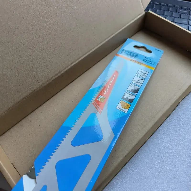 OEM packaging: packaging-single-blade-paper-card